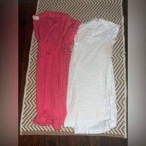 T.LA and Banana Republic size XS bundle of 2 short sleeve tee’s Used condition